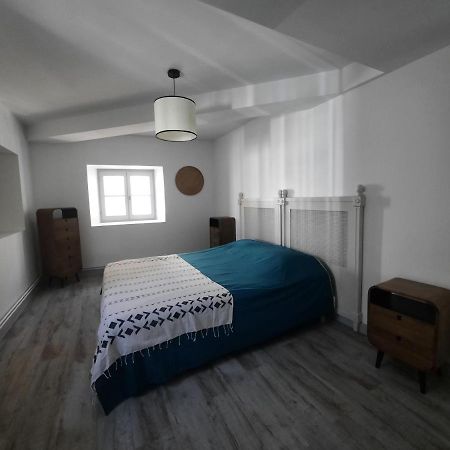 Duplex Place Du Marche Saint-Jean-dʼAngély エクステリア 写真