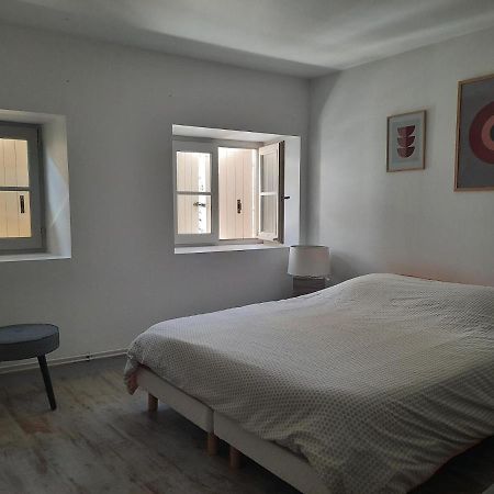Duplex Place Du Marche Saint-Jean-dʼAngély エクステリア 写真